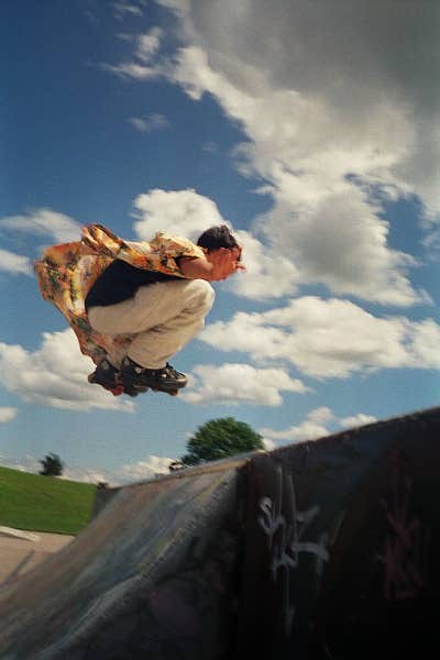 Bou� Bou� lance un Safety air captur� par Lo�c au skate park de Limoges.