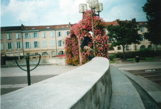 Shifty d'Anti place d'Aine.